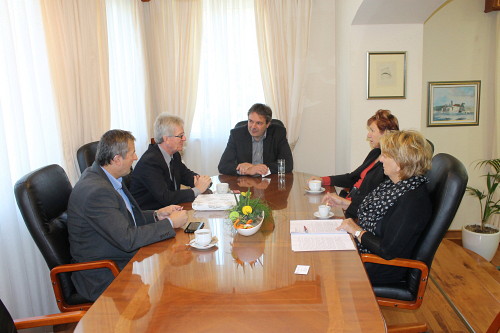 Veleposlanik Republike Češke obiskal Občino Sežana1.jpg